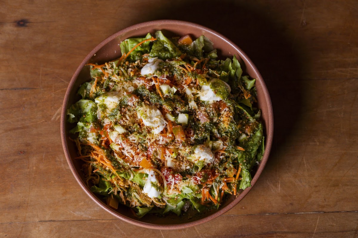 Salada Frango e Pesto